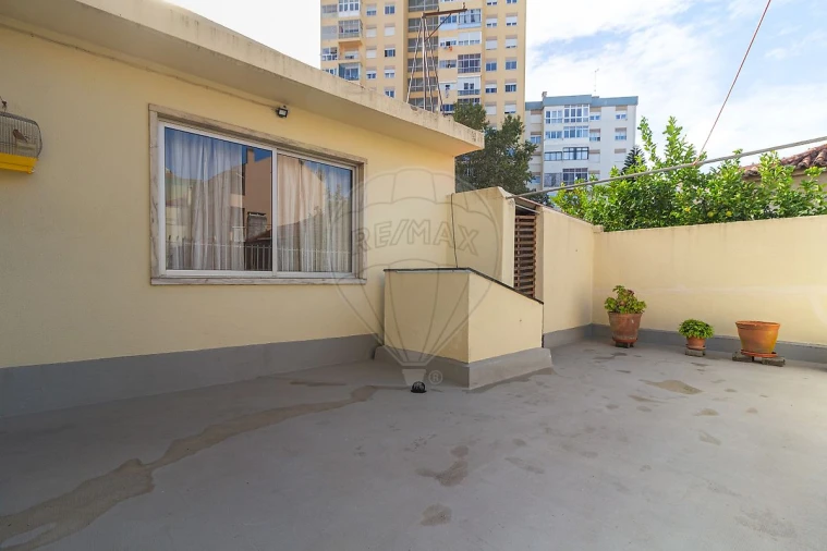 Prédio para Venda em Vila Franca de Xira Foto 24