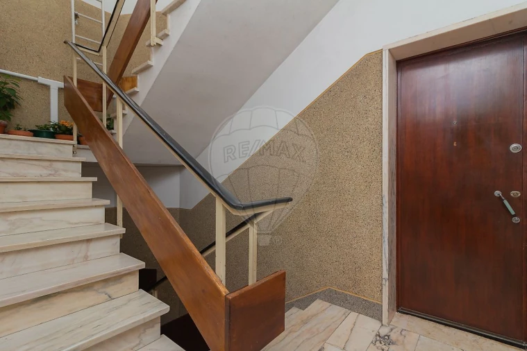 Prédio para Venda em Vila Franca de Xira Foto 42