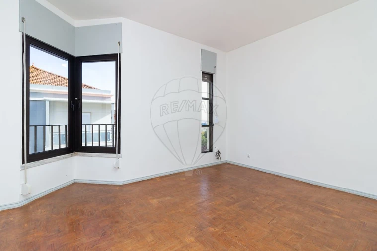 Prédio para Venda em Vila Franca de Xira Foto 28