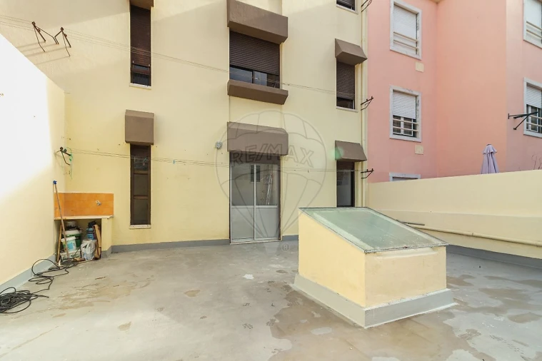 Prédio para Venda em Vila Franca de Xira Foto 21