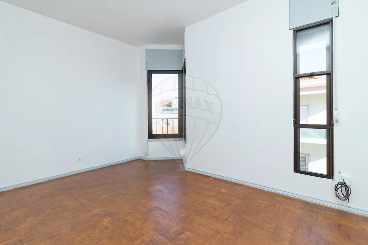 Prédio para Venda em Vila Franca de Xira Foto 26