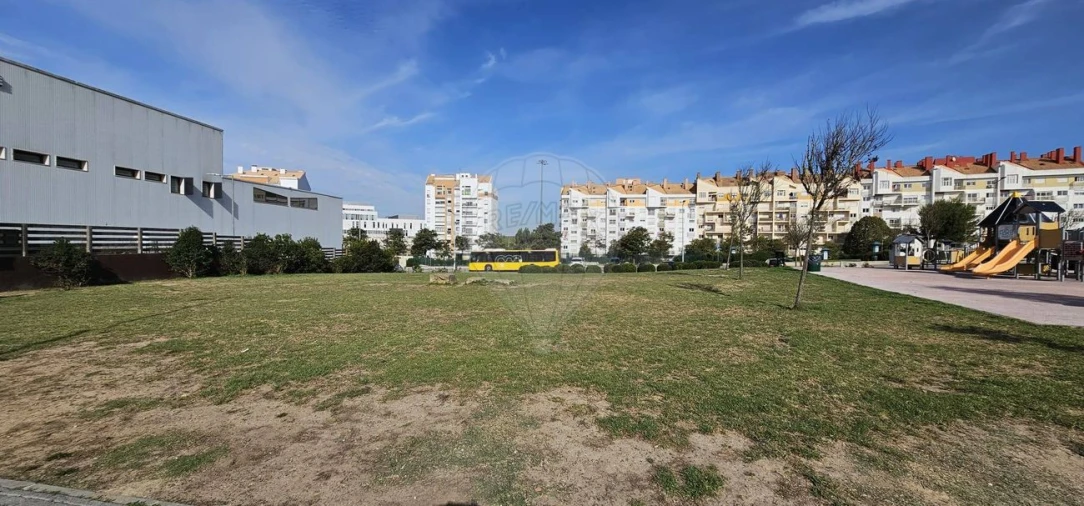 Terreno para Venda em Algueirão-Mem Martins Foto 7
