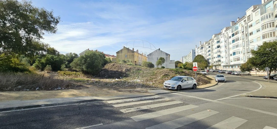 Terreno para Venda em Algueirão-Mem Martins Foto 4