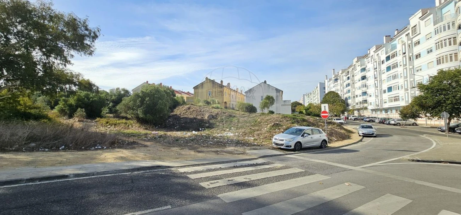 Terreno para Venda em Algueirão-Mem Martins Foto 4