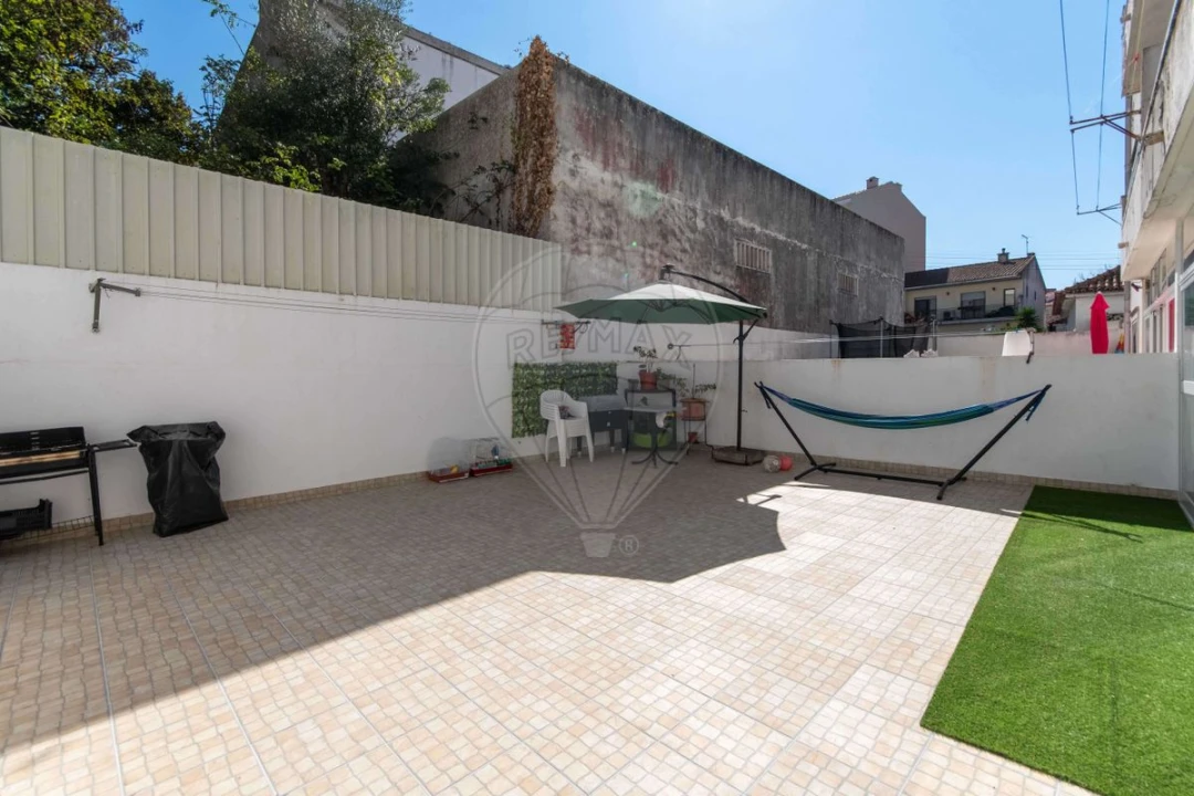 Apartamento T2 para Venda em Malveira e São Miguel de Alcainça Foto 3