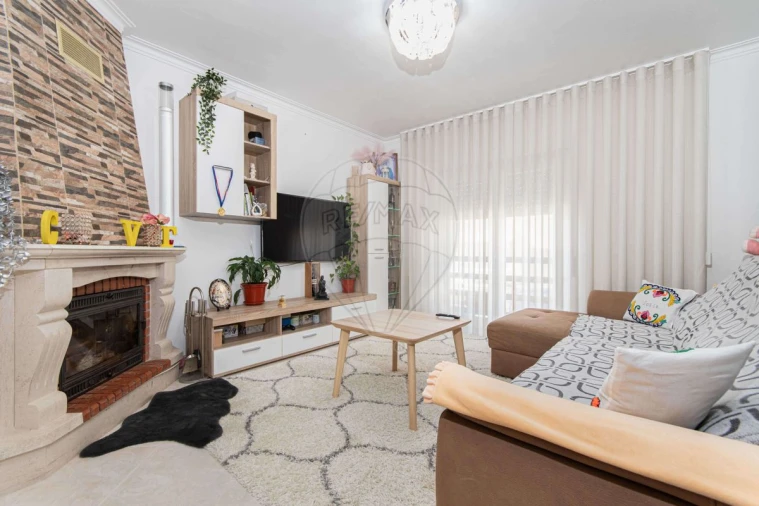 Apartamento T2 para Venda em Malveira e São Miguel de Alcainça Foto 1