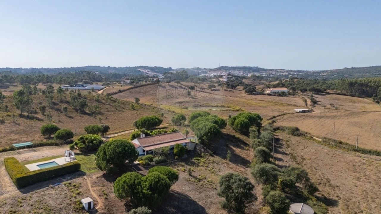 Quinta T3 para Venda em São Teotónio Foto 37