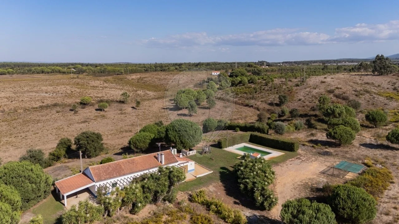 Quinta T3 para Venda em São Teotónio Foto 35