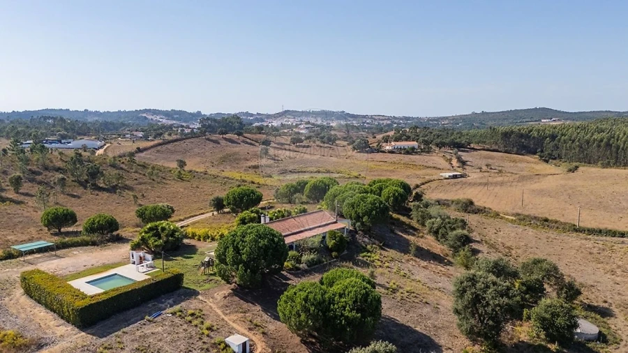 Quinta T3 para Venda em São Teotónio Foto 36