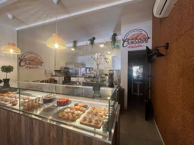 Negócio para Venda em Massamá e Monte Abraão Foto 2