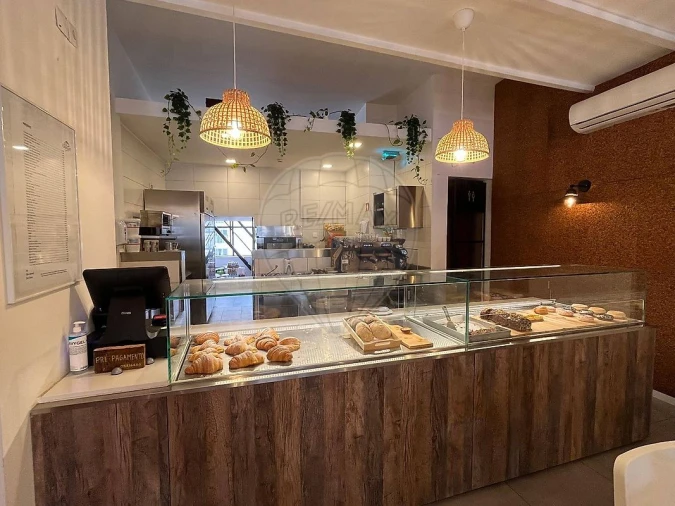 Negócio para Venda em Massamá e Monte Abraão Foto 3