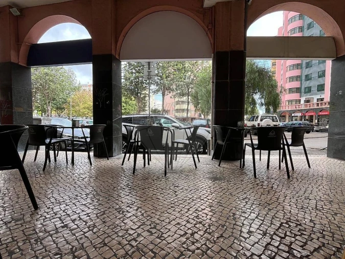 Negócio para Venda em Massamá e Monte Abraão Foto 15