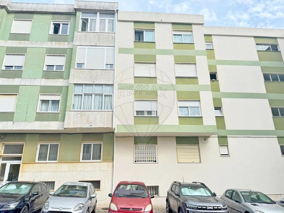 Apartamento T2 para Venda em Agualva e Mira-Sintra Foto 6