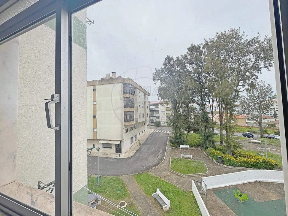 Apartamento T2 para Venda em Agualva e Mira-Sintra Foto 11
