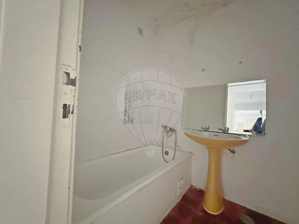 Apartamento T2 para Venda em Agualva e Mira-Sintra Foto 17