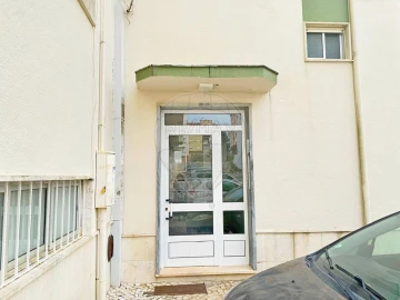 Apartamento T2 para Venda em Agualva e Mira-Sintra