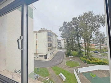 Apartamento T2 para Venda em Agualva e Mira-Sintra