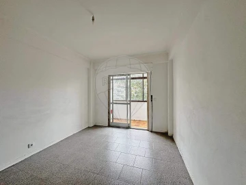 Apartamento T2 para Venda em Agualva e Mira-Sintra