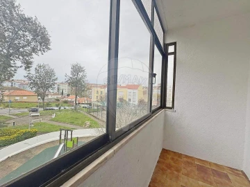 Apartamento T2 para Venda em Agualva e Mira-Sintra