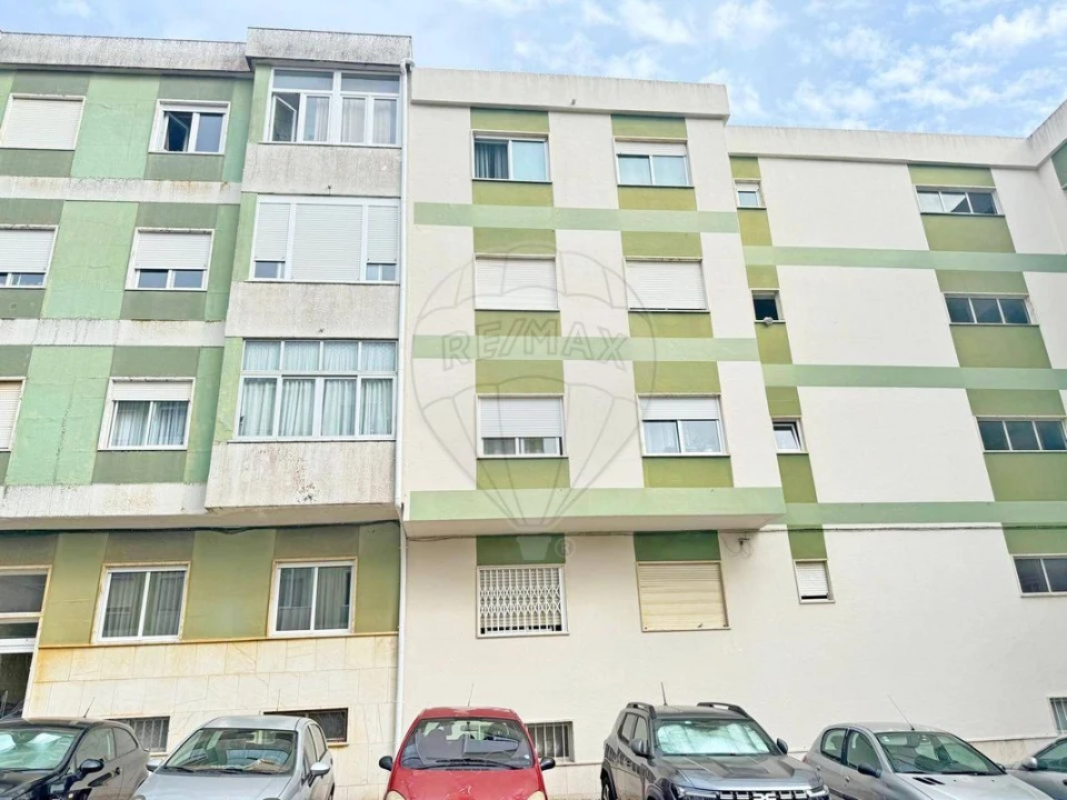 Apartamento T2 para Venda em Agualva e Mira-Sintra Foto 9