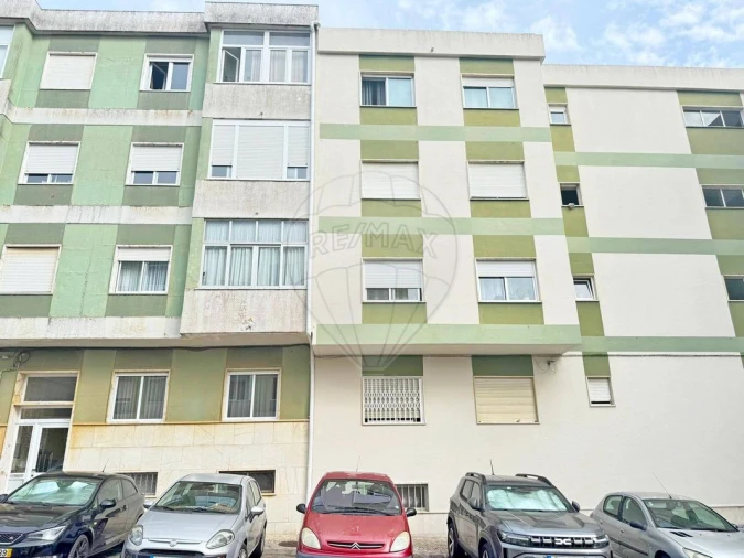 Apartamento T2 para Venda em Agualva e Mira-Sintra Foto 4