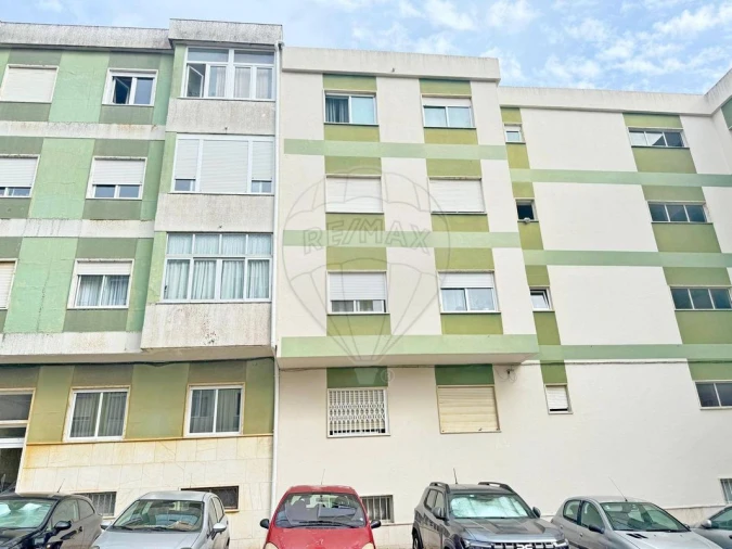 Apartamento T2 para Venda em Agualva e Mira-Sintra Foto 9