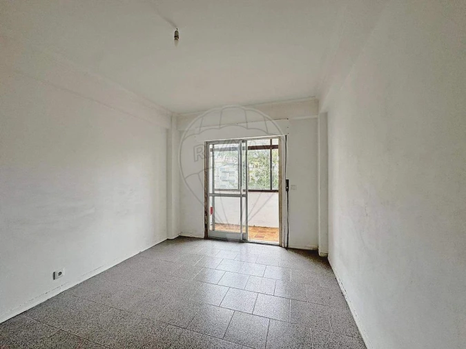 Apartamento T2 para Venda em Agualva e Mira-Sintra Foto 16