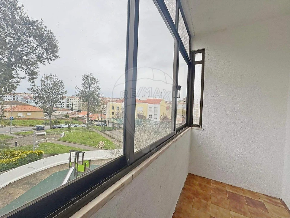 Apartamento T2 para Venda em Agualva e Mira-Sintra Foto 20