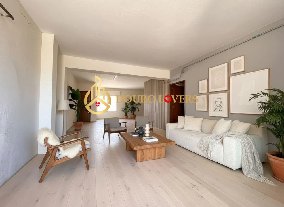 Armazém para Venda em Rio Tinto Foto 2