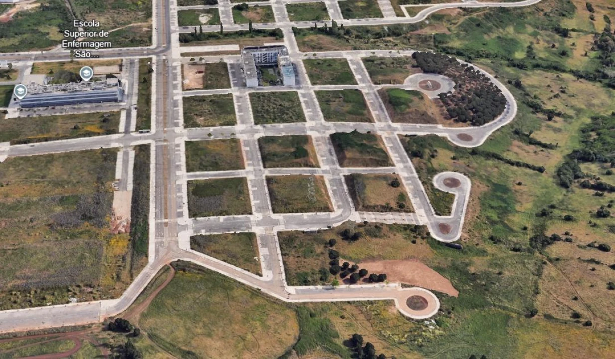 Terreno para Venda em Rio de Mouro Foto 2