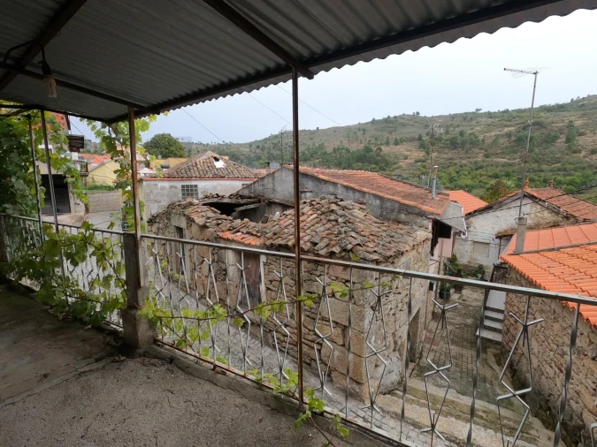 Moradia T3 para Venda em Pinheiros e Vale de Figueira Foto 4