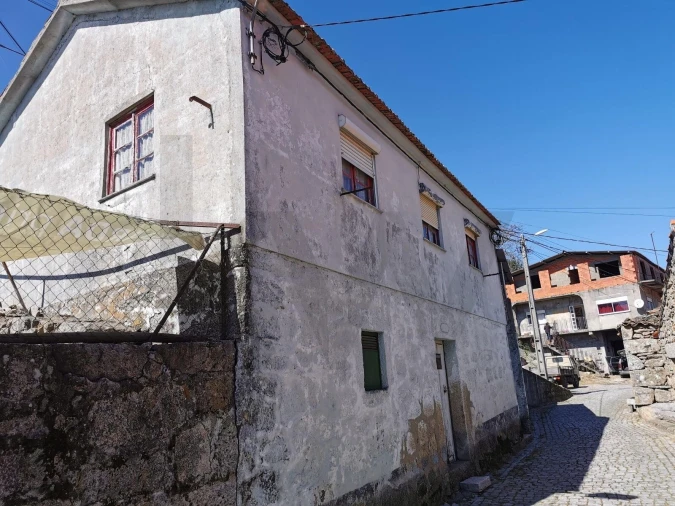 Moradia T3 para Venda em Pinheiros e Vale de Figueira