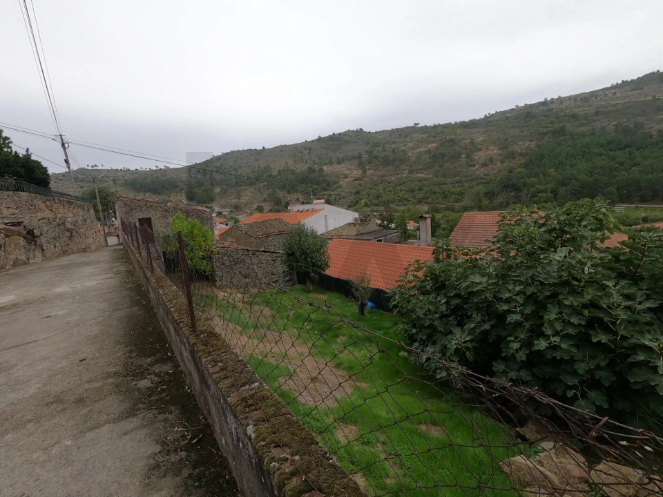 Moradia T3 para Venda em Pinheiros e Vale de Figueira Foto 10