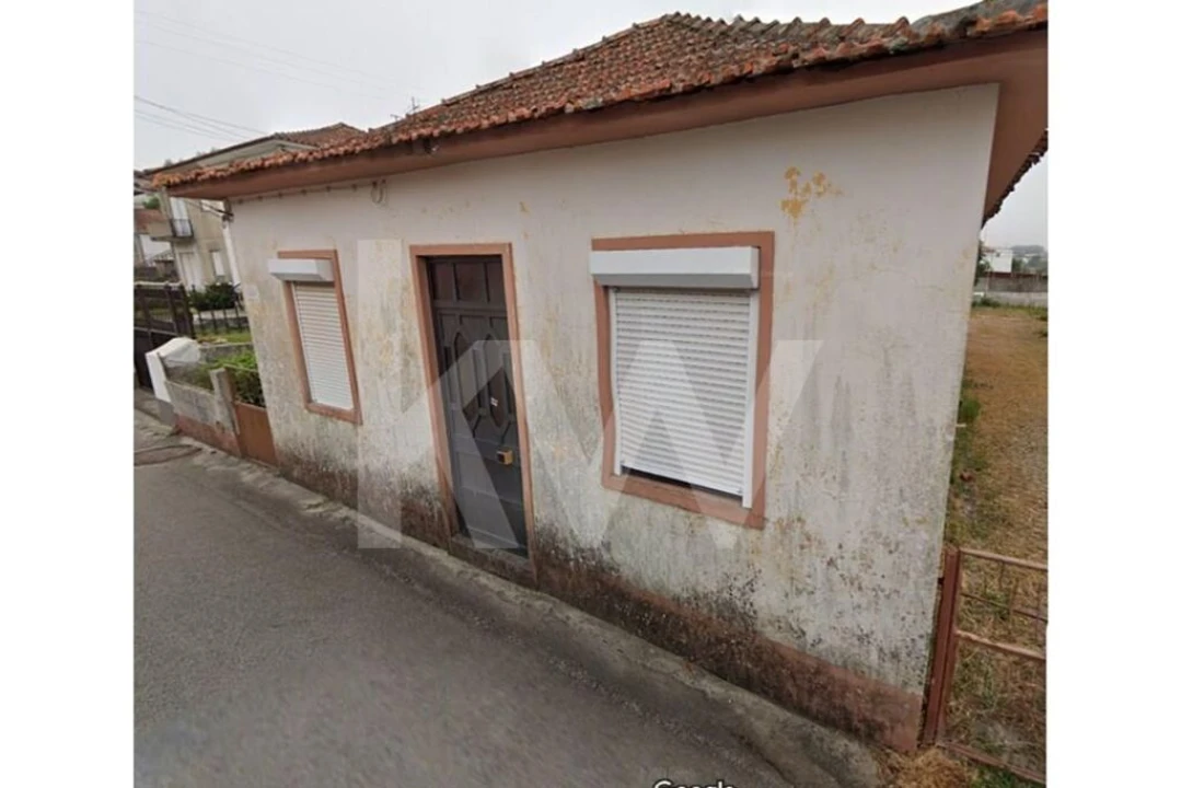 Moradia T5 para Venda em Lourosa Foto 2