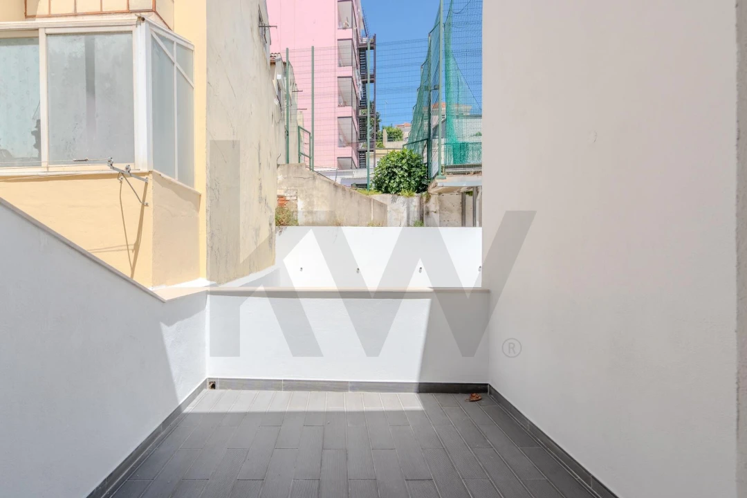 Apartamento T2 para Venda em Santo António Foto 25