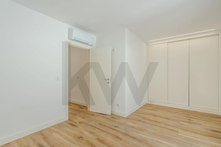 Apartamento T2 para Venda em Santo António Foto 23