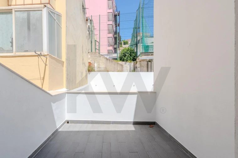 Apartamento T2 para Venda em Santo António Foto 25