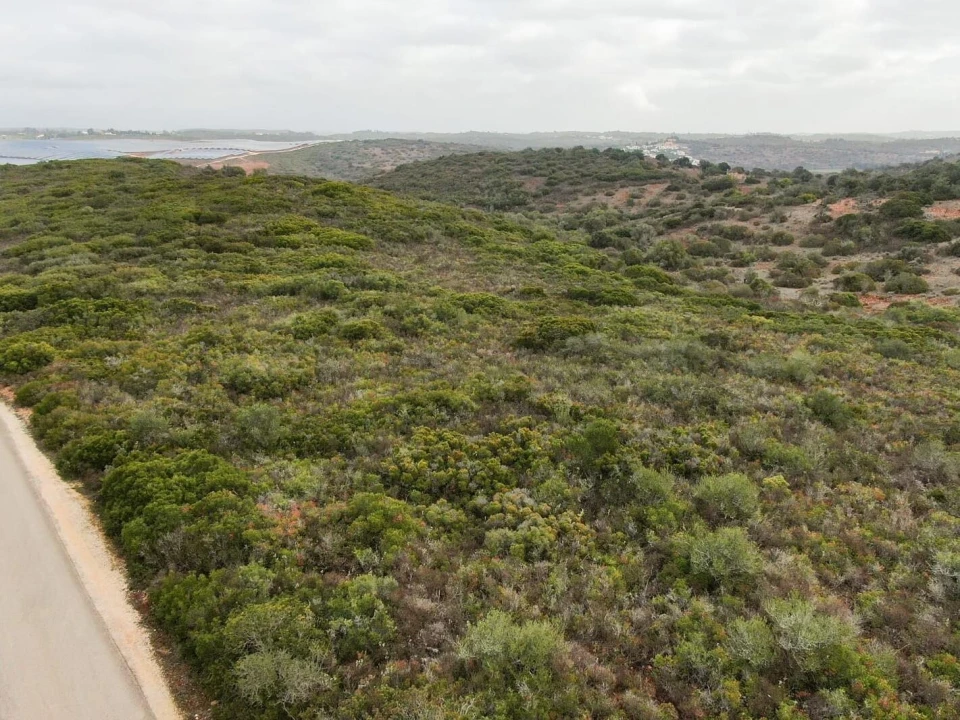 Terreno para Venda em Bensafrim e Barão de São João Foto 17