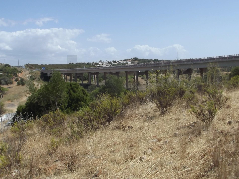 Terreno para Venda em Bensafrim e Barão de São João Foto 9