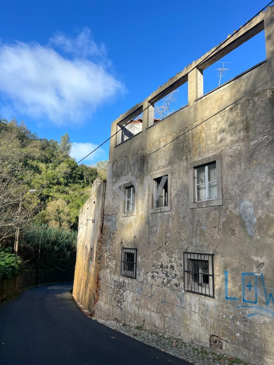 Terreno para Venda em Agualva e Mira-Sintra