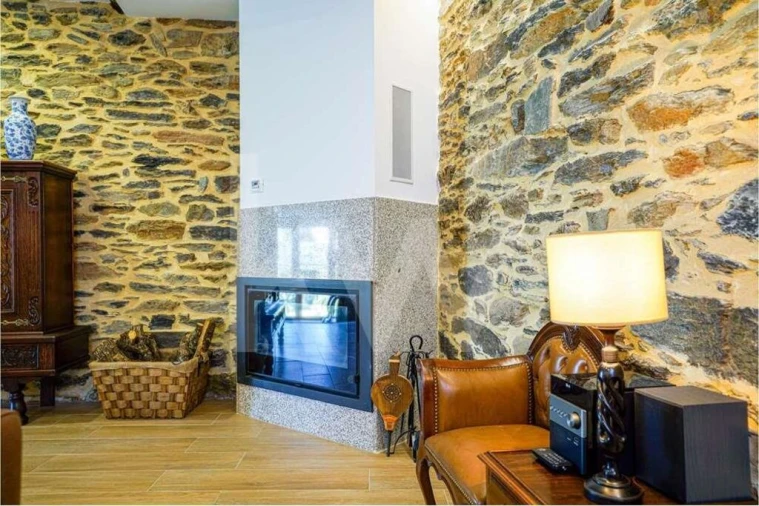 Moradia T9 para Venda em Gostei Foto 8