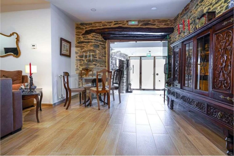 Moradia T9 para Venda em Gostei Foto 6