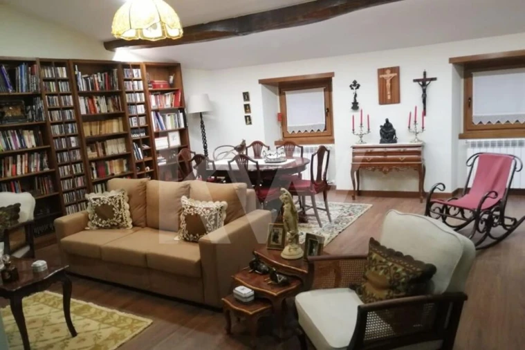 Moradia T9 para Venda em Gostei Foto 50