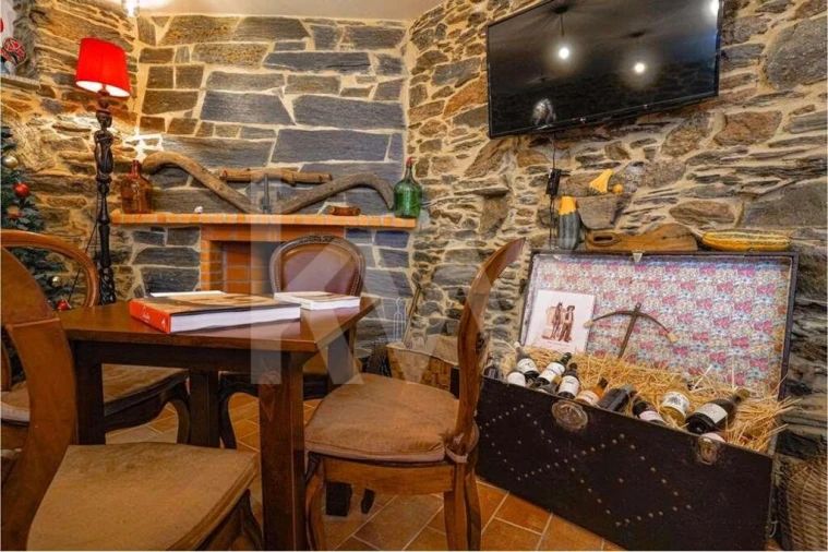 Moradia T9 para Venda em Gostei Foto 16