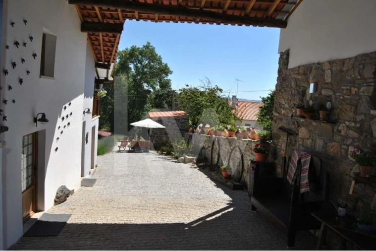 Moradia T9 para Venda em Gostei Foto 3