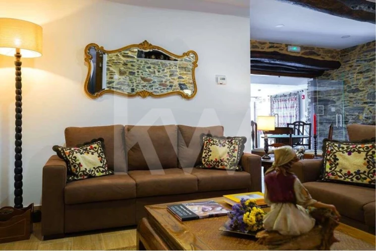 Moradia T9 para Venda em Gostei Foto 41