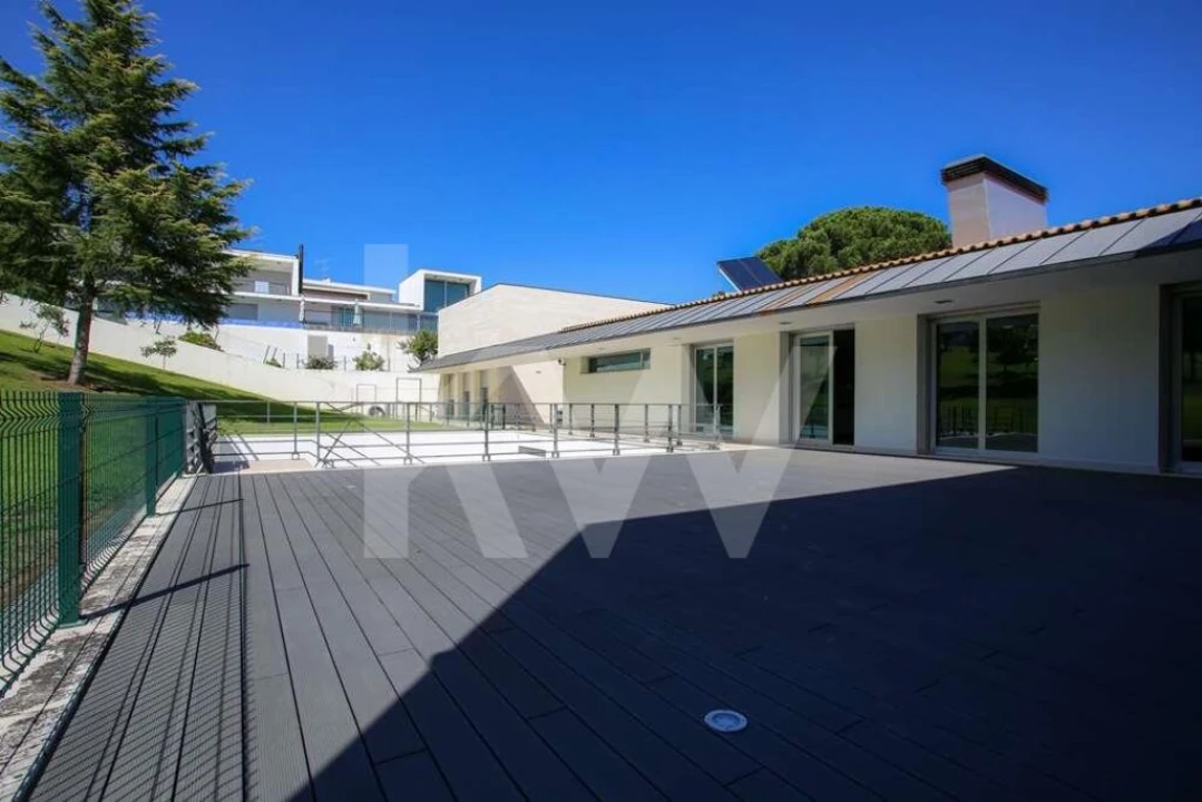 Moradia T4 para Venda em Santo Antonio dos Olivais Foto 62