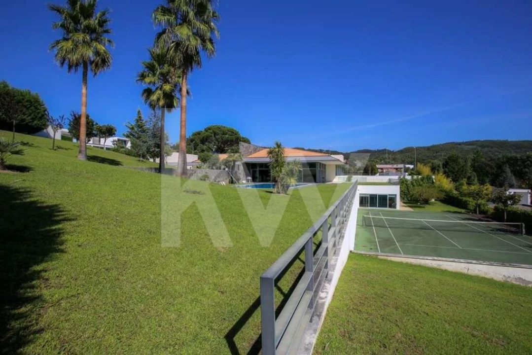 Moradia T4 para Venda em Santo Antonio dos Olivais Foto 85