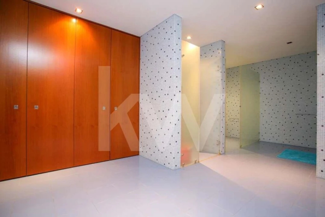 Moradia T4 para Venda em Santo Antonio dos Olivais Foto 79