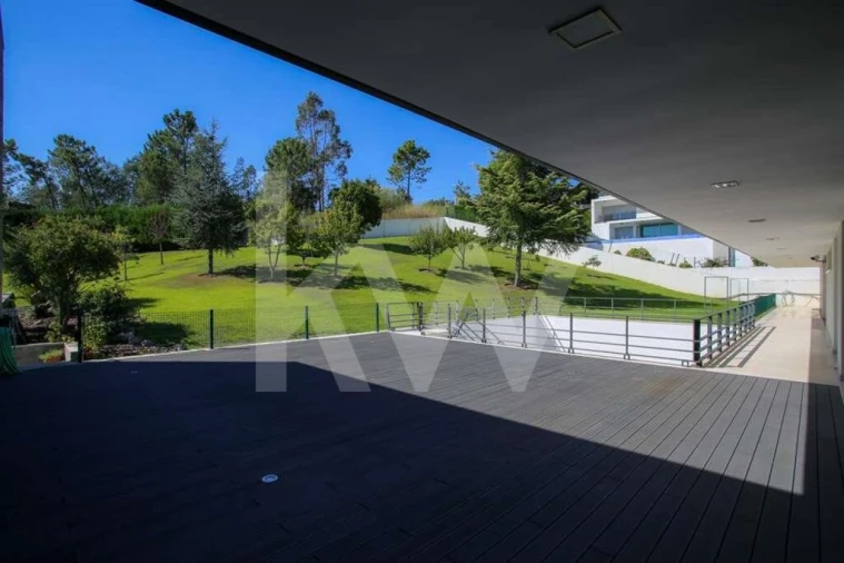 Moradia T4 para Venda em Santo Antonio dos Olivais Foto 63